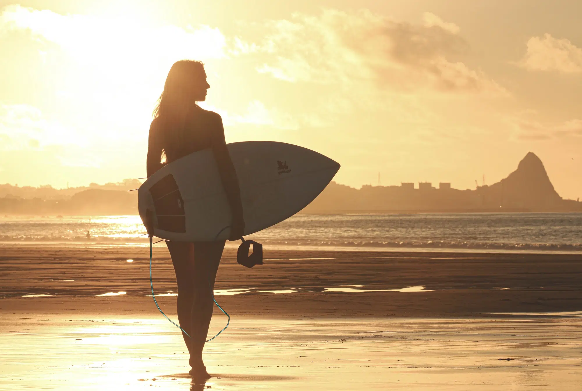 camping harrobia plages surfer golden pays basque